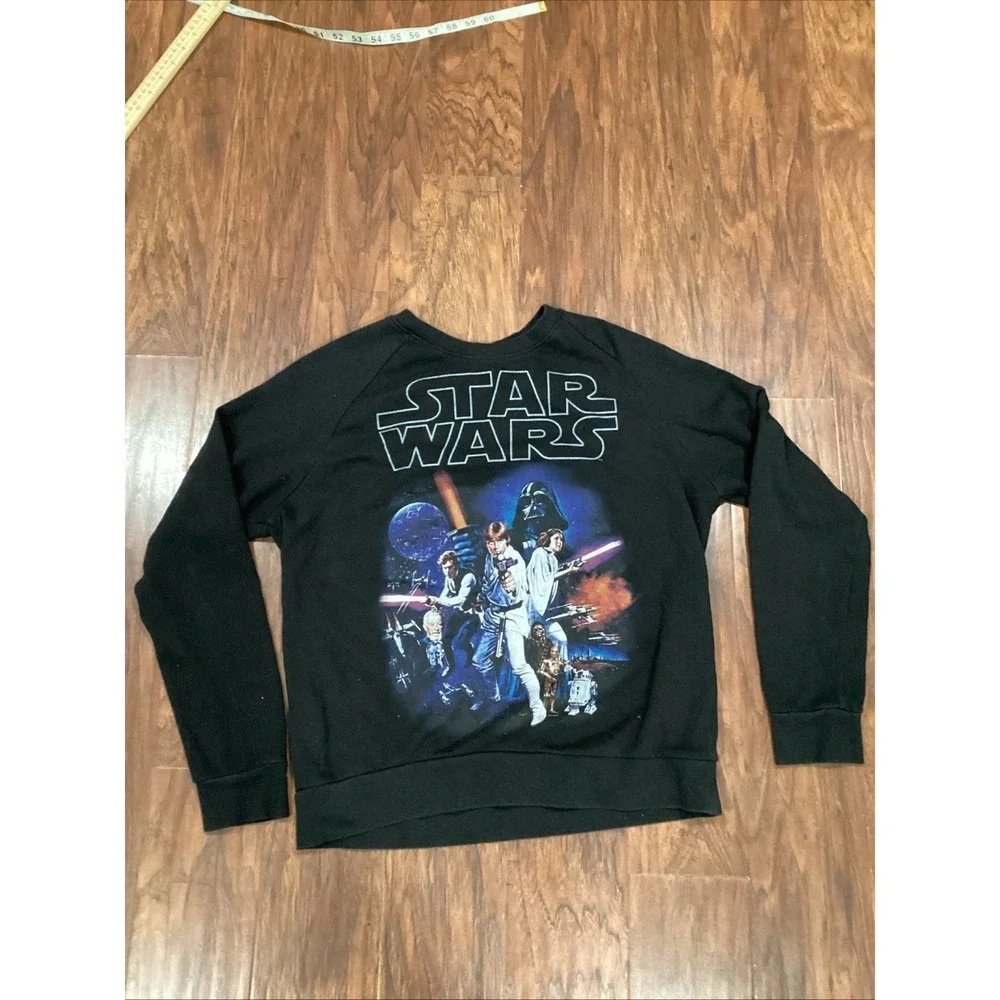 Disney Star Wars Empire Strikes Back Size Medium Modern Long Sleeve Sweatshirt
